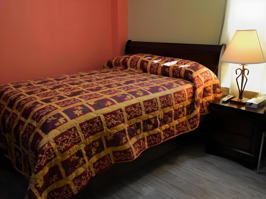 Desmond Hotel 2*