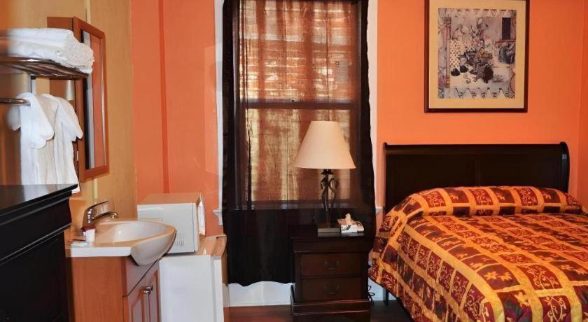 Hotel Desmond